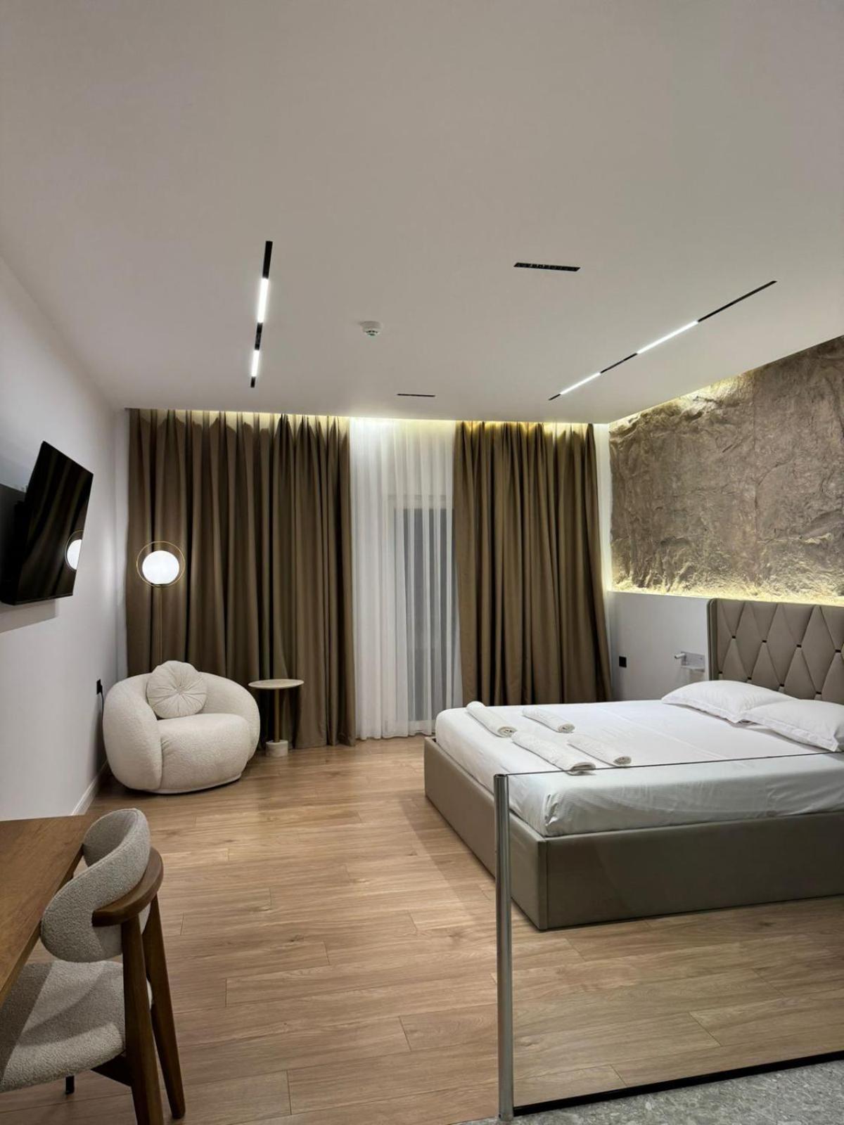 Hotel Jurgen Lezhe Ngoại thất bức ảnh