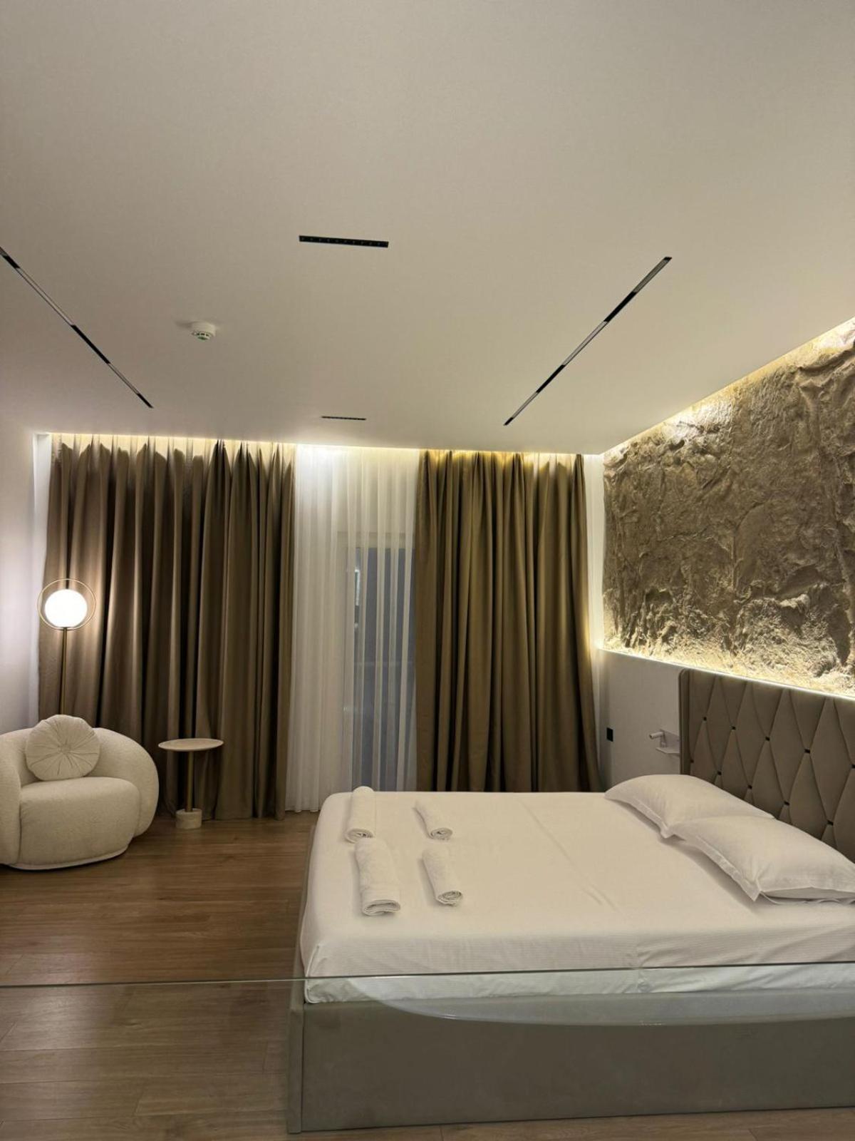 Hotel Jurgen Lezhe Ngoại thất bức ảnh