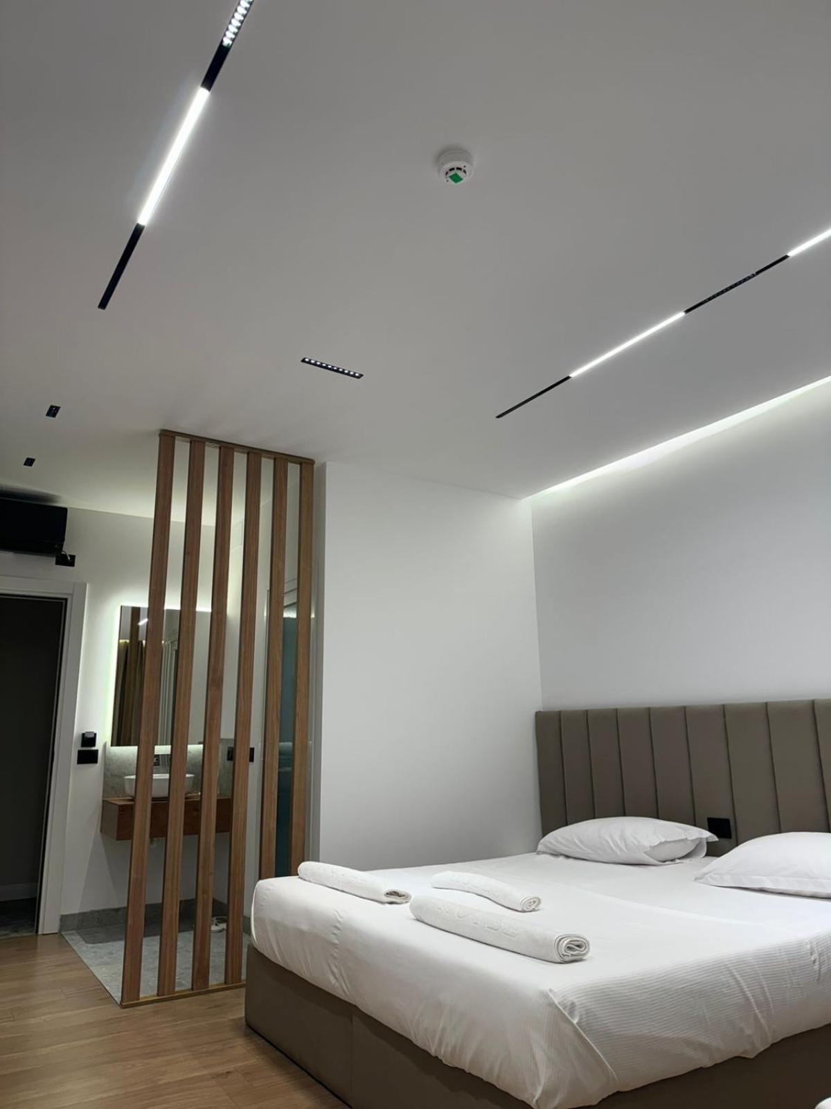 Hotel Jurgen Lezhe Ngoại thất bức ảnh