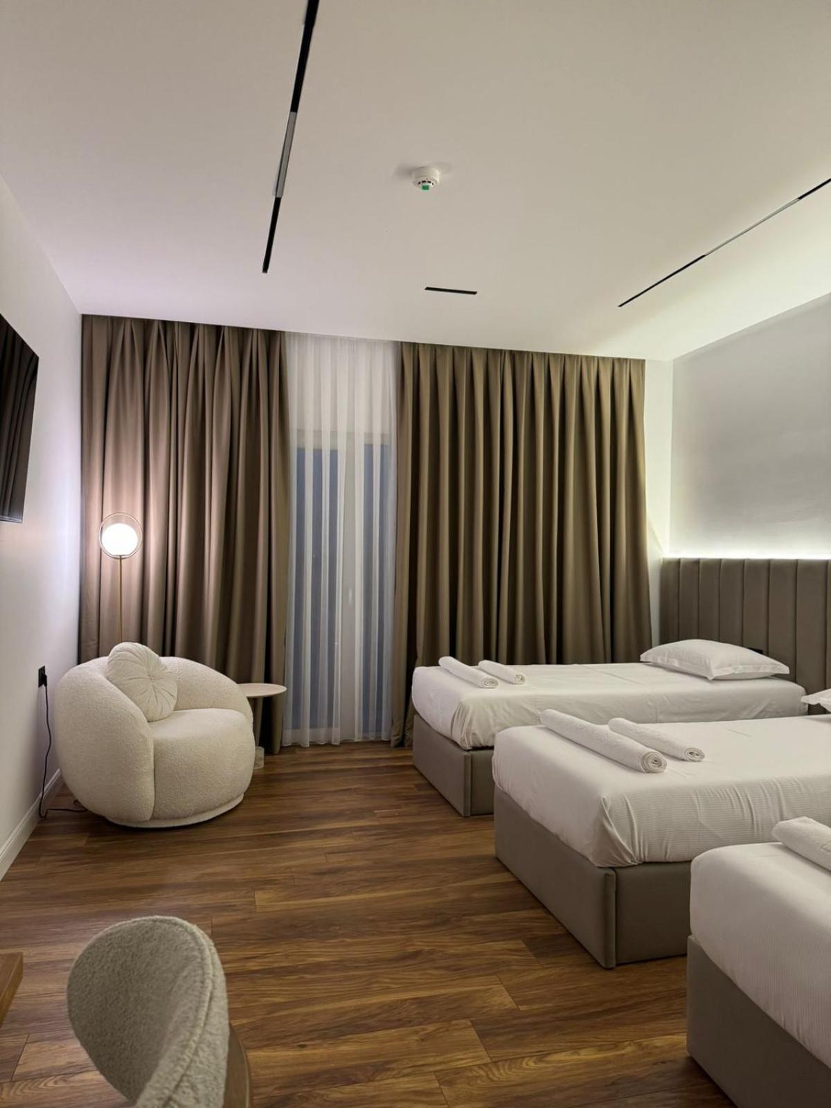Hotel Jurgen Lezhe Ngoại thất bức ảnh